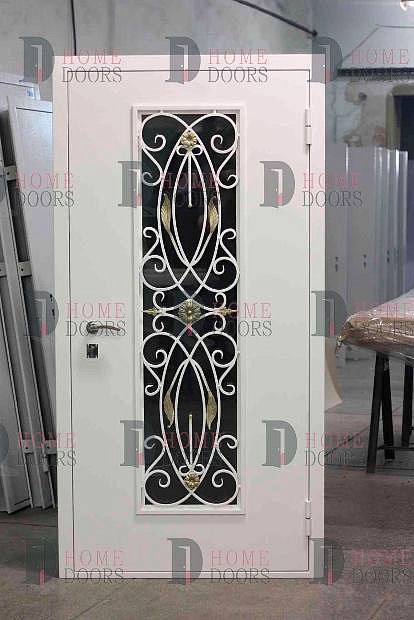 Белая дверь со стеклом и ковкой HomeDoors