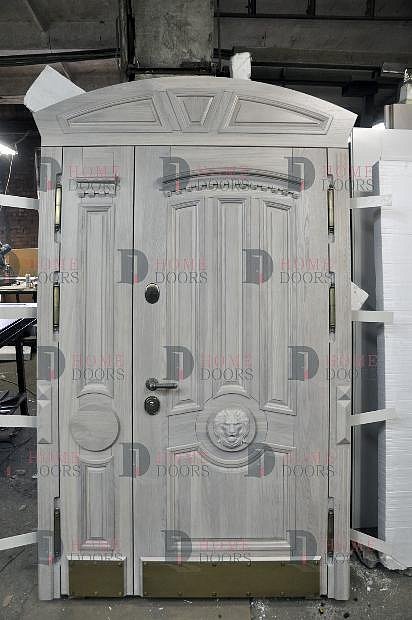 Входная дверь белого цвета премиум HomeDoors